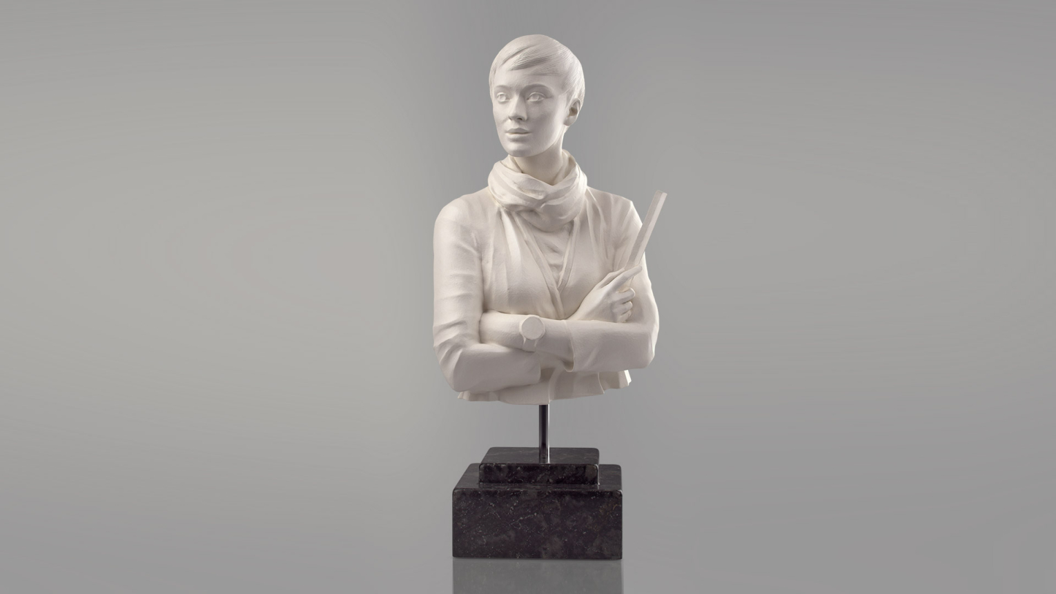 3D render of London Eye and an ancient greek column